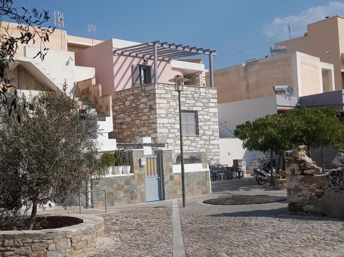 Takis Guesthouse- Laoura-Hermoupolis Bagian luar foto