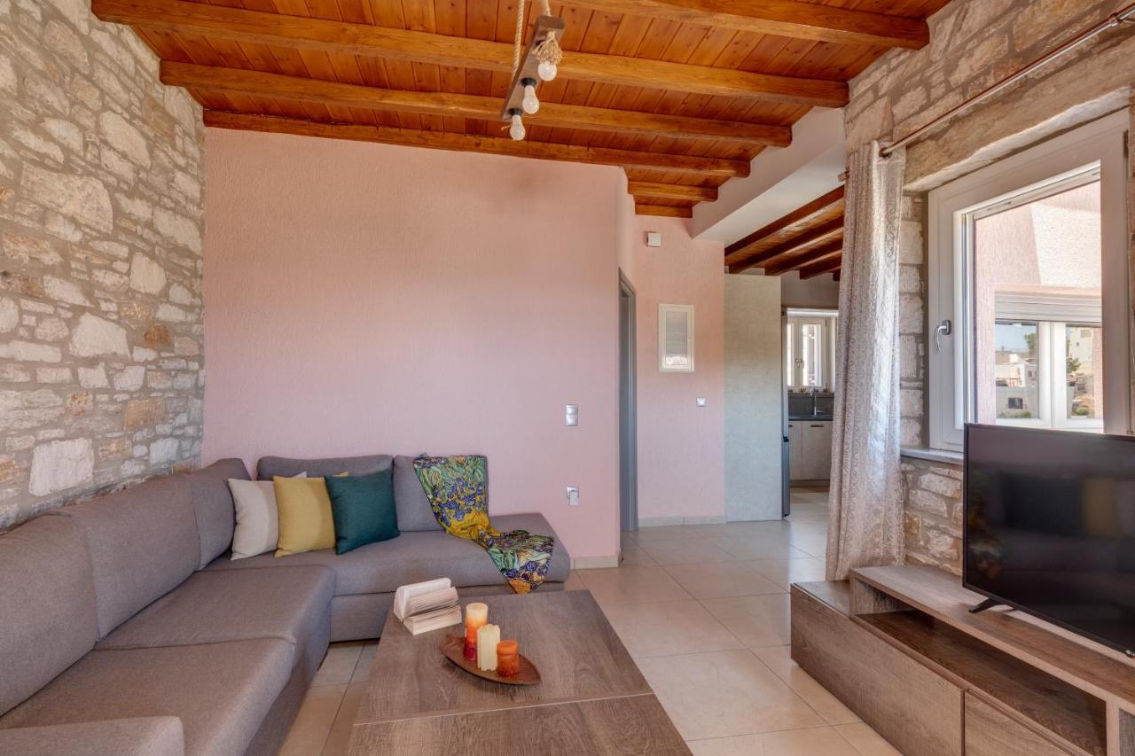Takis Guesthouse- Laoura-Hermoupolis Bagian luar foto