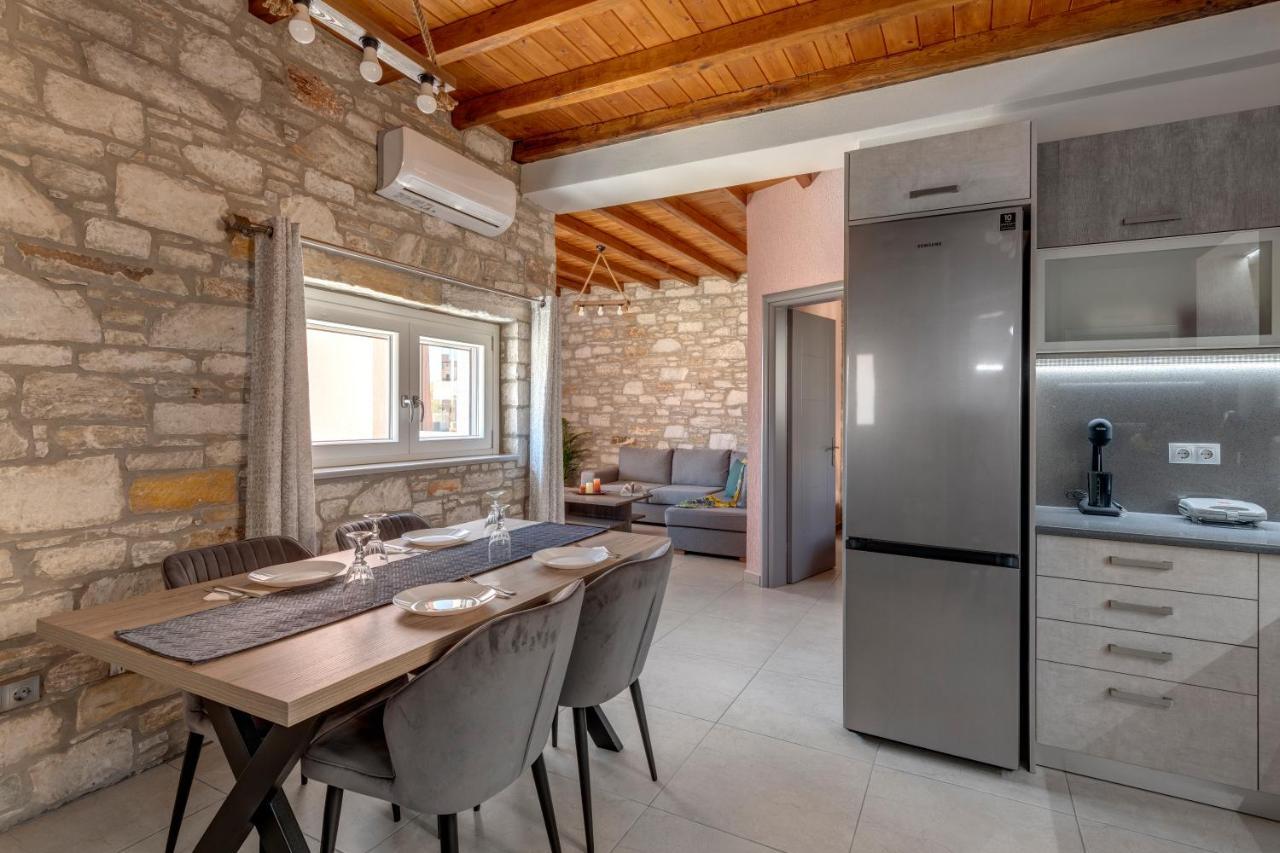 Takis Guesthouse- Laoura-Hermoupolis Bagian luar foto