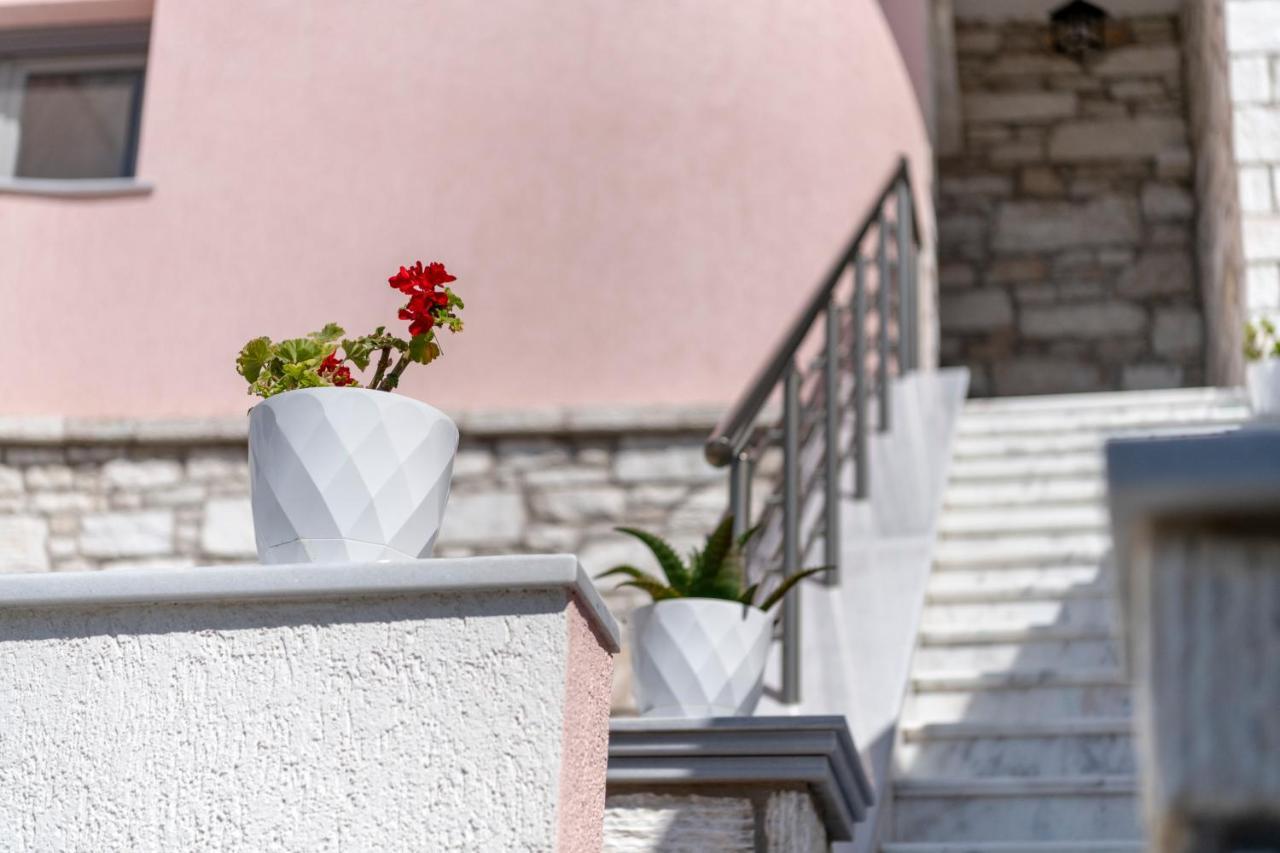 Takis Guesthouse- Laoura-Hermoupolis Bagian luar foto